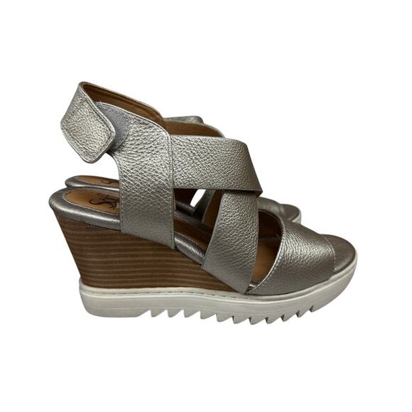 SOFFT uxley sandal in Metallic Gold/Silver Leather Wedge Soles SZ 9M - Picture 1 of 5